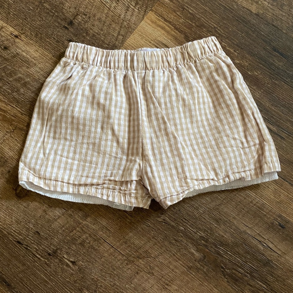 High Waist Tan and White Shorts with Elastic Waistband